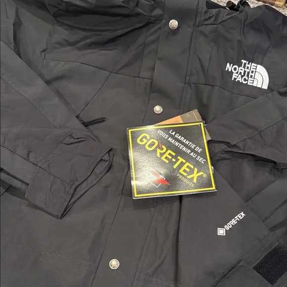 The North Face Men's Black 1990 mountain GTX GORE-TEX Jacket - Picture 4 of 6
